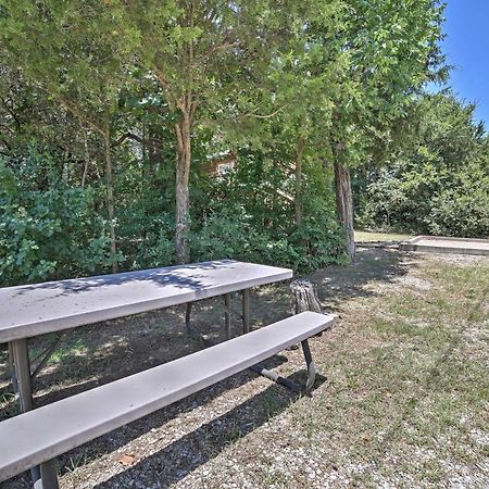 Branson Cabin With Deck Near Table Rock Lake! Buitenkant foto